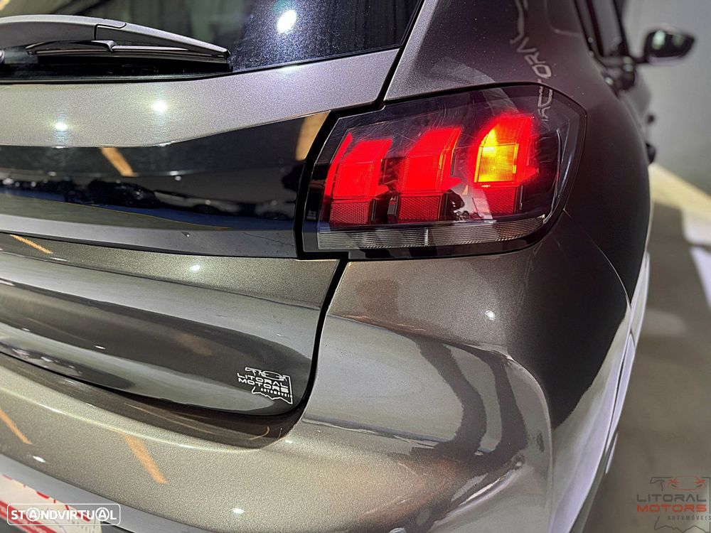 Peugeot 208 1.2 PureTech SE Style - 11