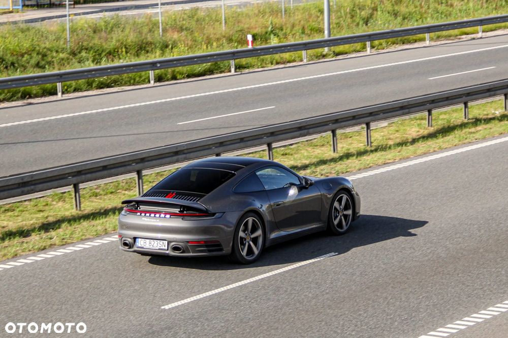 Porsche 911 Carrera 4 PDK - 27
