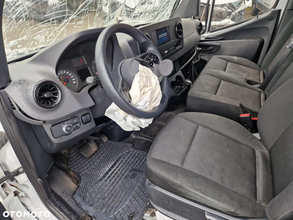 Mercedes-Benz Sprinter - 18