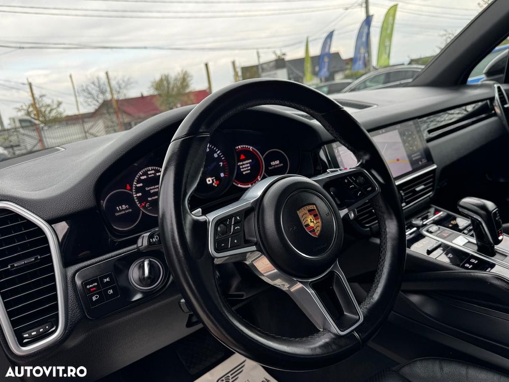 Porsche Cayenne - 19