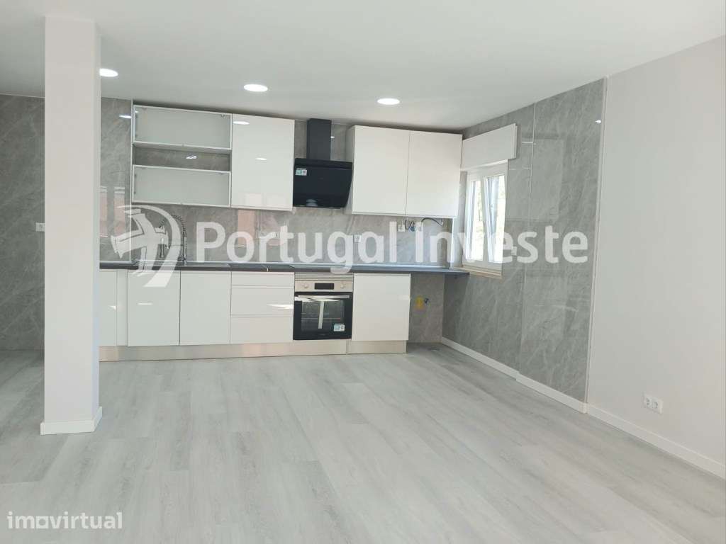 Excelente Apartamento T2 Totalmente Remodelado - Pronto a Habitar - Grande imagem: 2/19