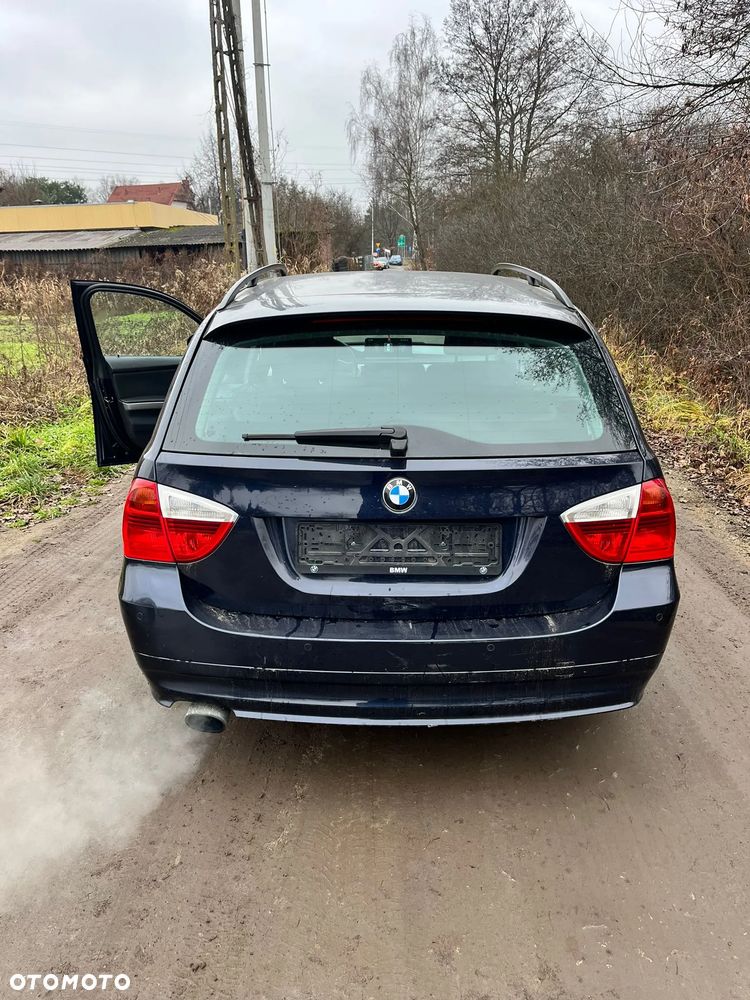 BMW Seria 3 318i Edition Exclusive - 4