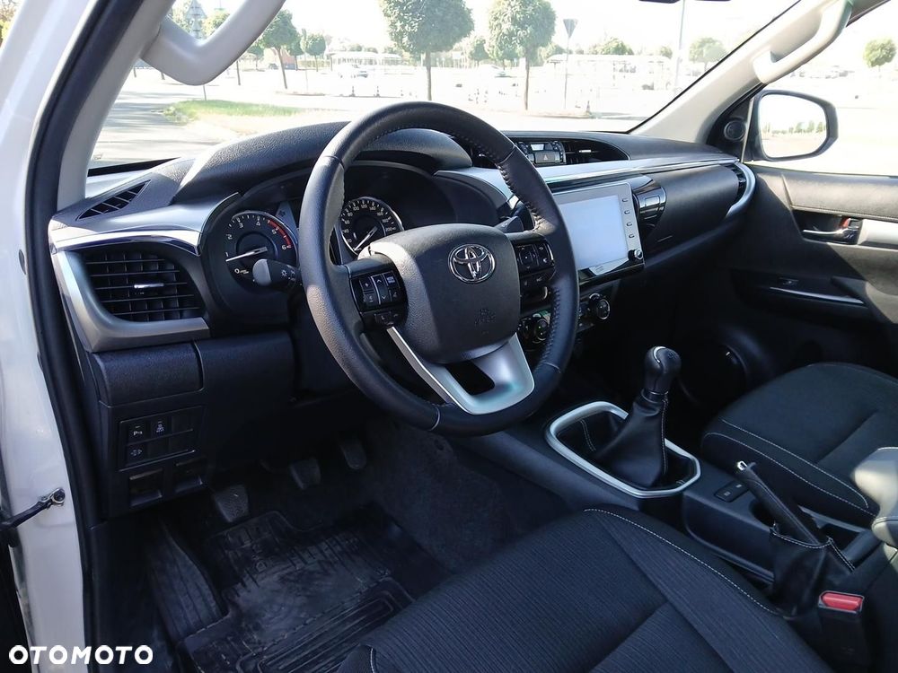 Toyota Hilux 2.8 D-4D Double Cab SR5 4x4 - 21