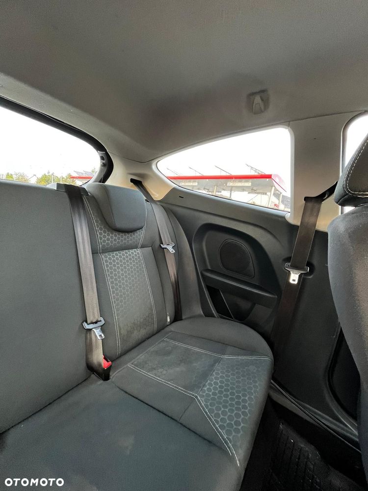 Ford Fiesta 1.4 Ghia - 21