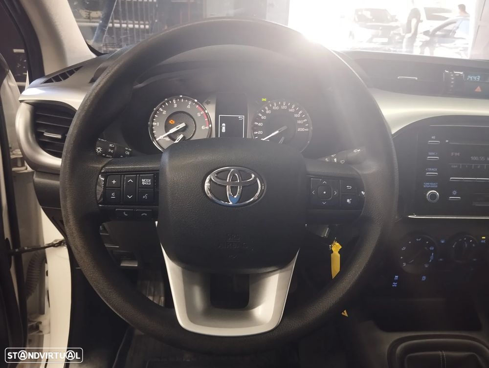 Toyota Hilux 2.4 D-4D 2WD CD CM - 14