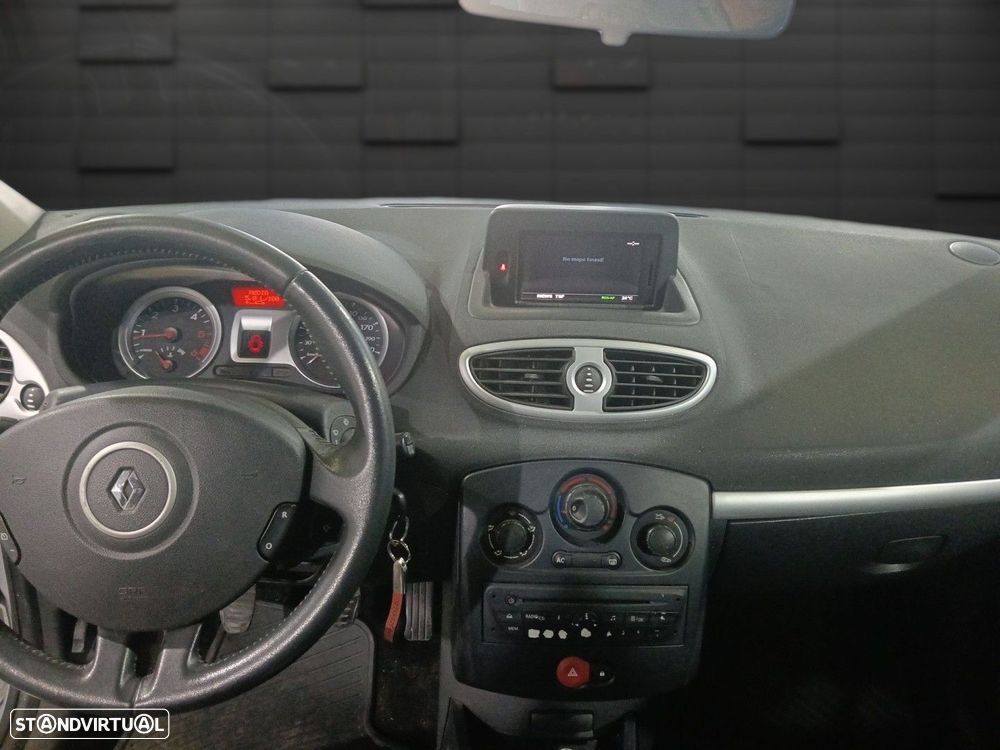 Renault Clio - 6