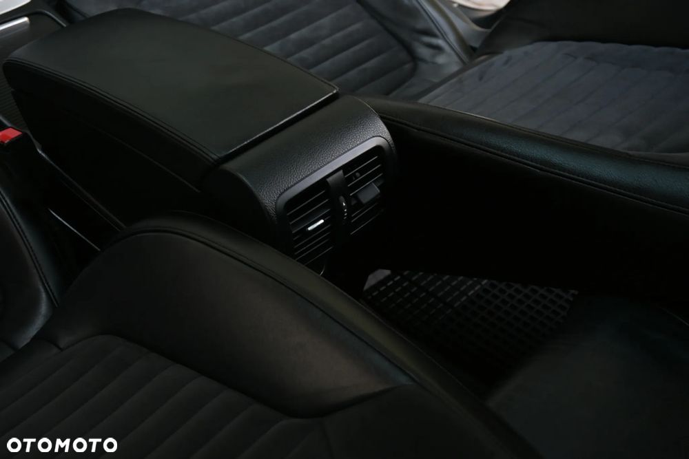 Volkswagen Passat 1.8 TSI DSG Highline - 24