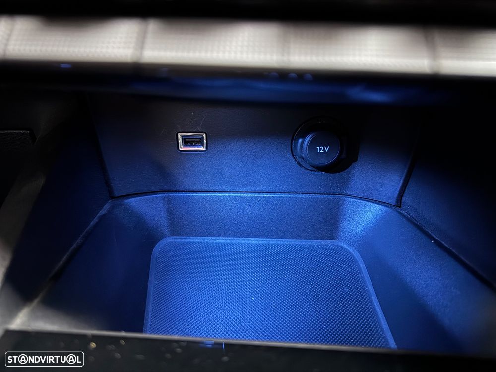 Peugeot 3008 1.2 PureTech Allure EAT6 - 34