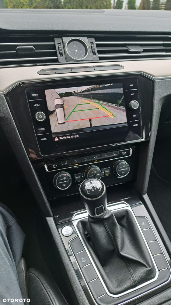 Volkswagen Passat 1.5 TSI OPF Highline - 12