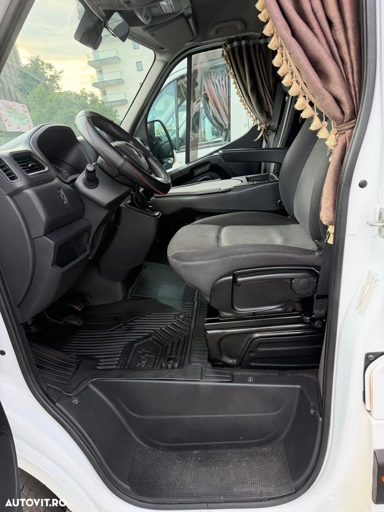 Renault Master 2.3 Blue 135 TT Furgon CD 3,5t L3H2 9 m3 - 4