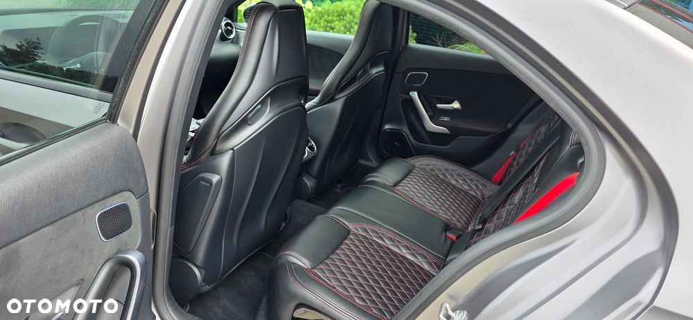 Mercedes-Benz Klasa A 35 AMG 4-Matic 7G-DCT - 21