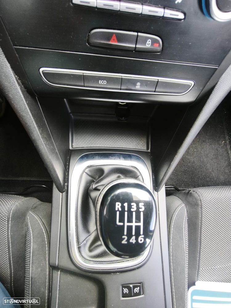 Renault Mégane Sport Tourer - 11