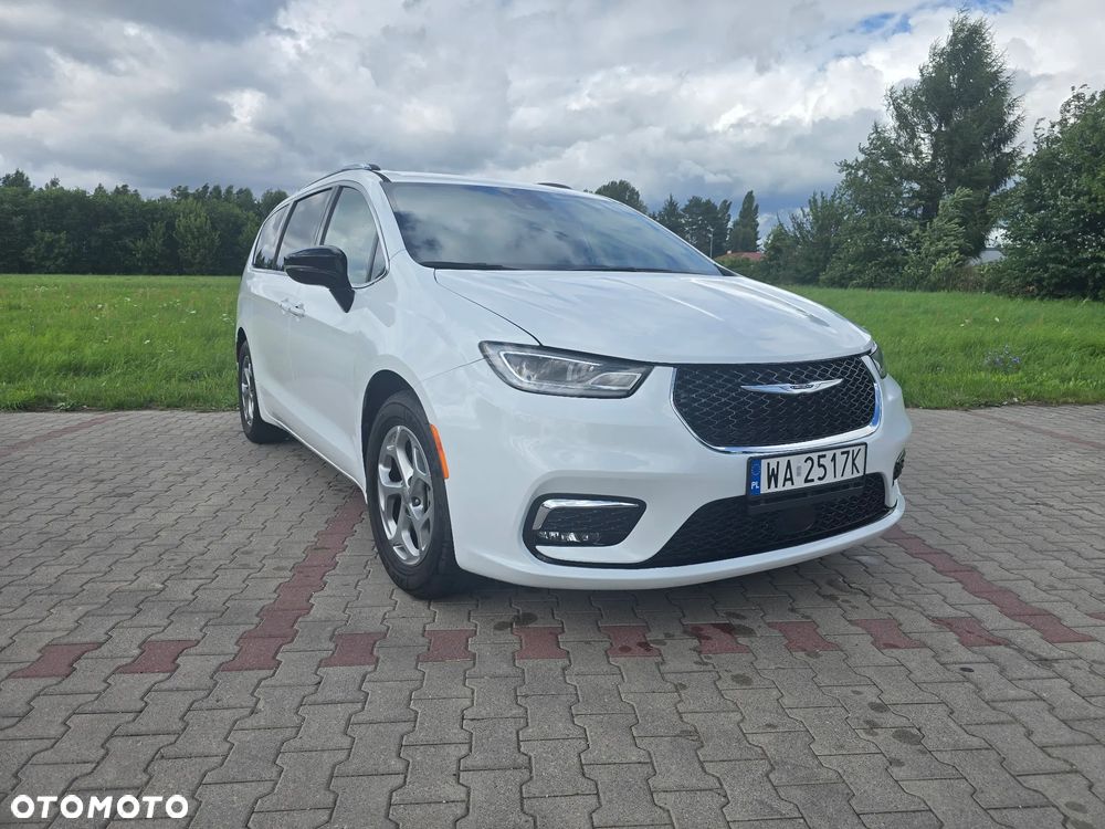 Chrysler Pacifica - 1