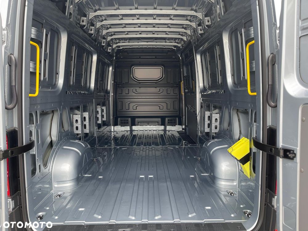 Volkswagen Crafter - 14
