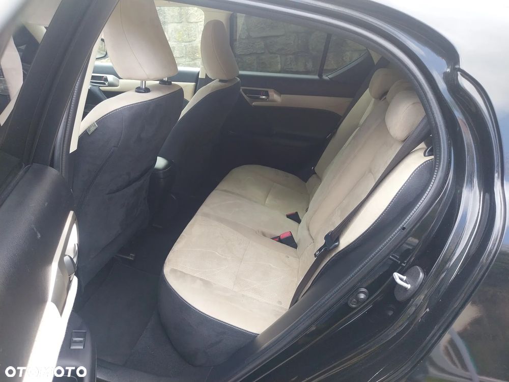 Lexus CT 200h Business Edition - 9