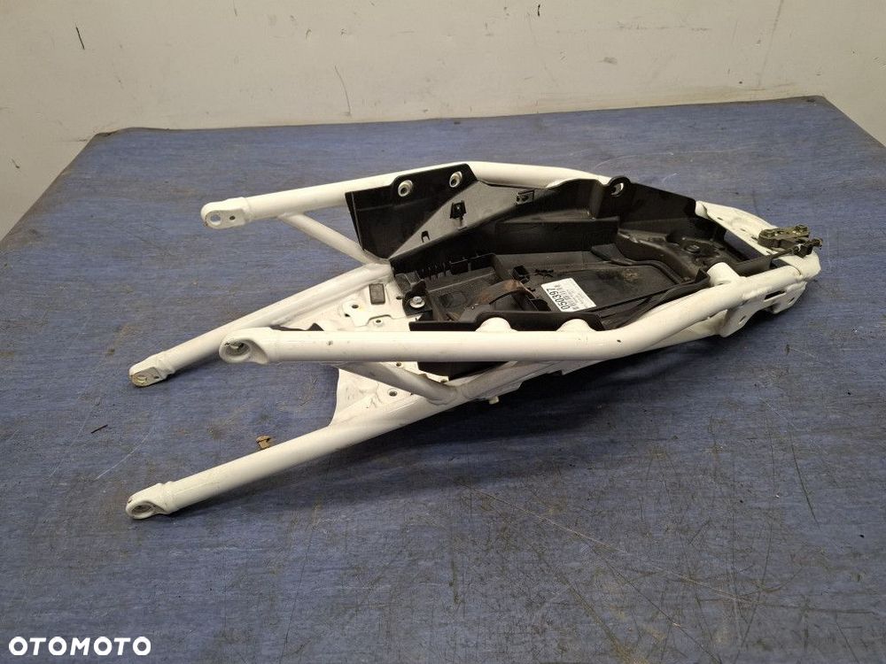 KTM DUKE 390 STELAŻ TYŁ OGON RAMA - 3