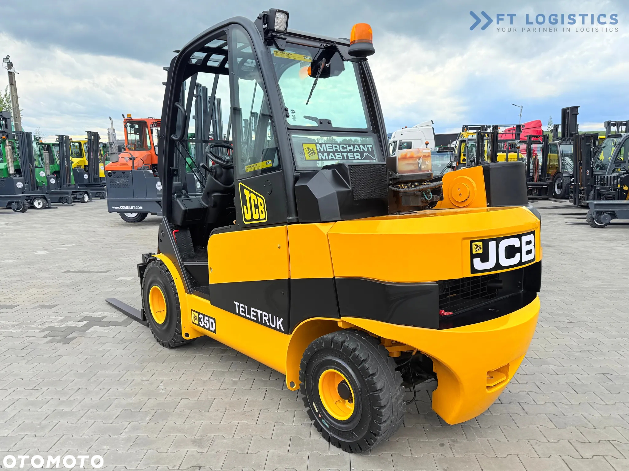 JCB TLT35D / DIESEL / KABINA / NOWE OPONY / 4450MM / TELESKOP - STAN IDEALNY - 13
