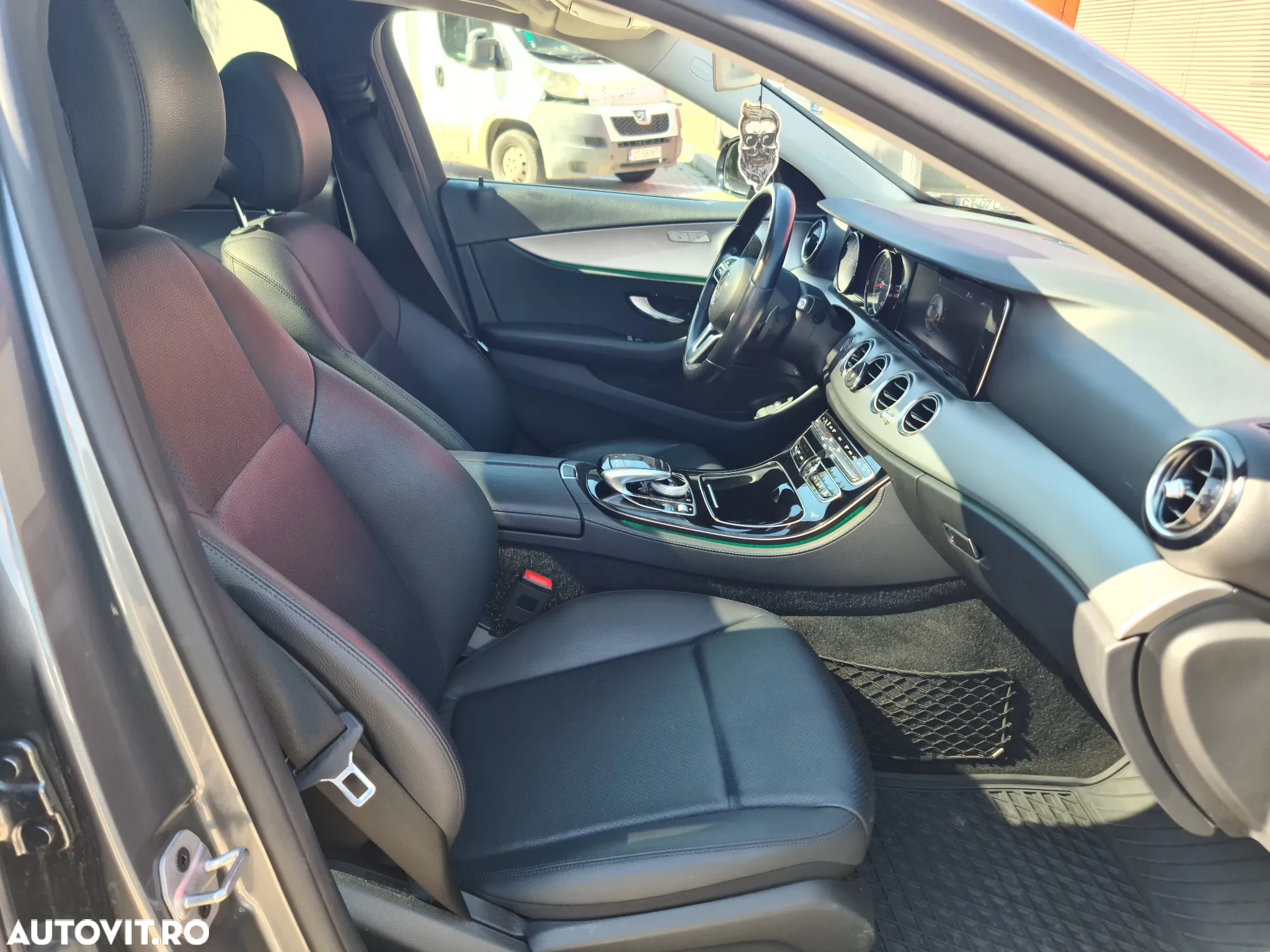 Mercedes-Benz E - 21
