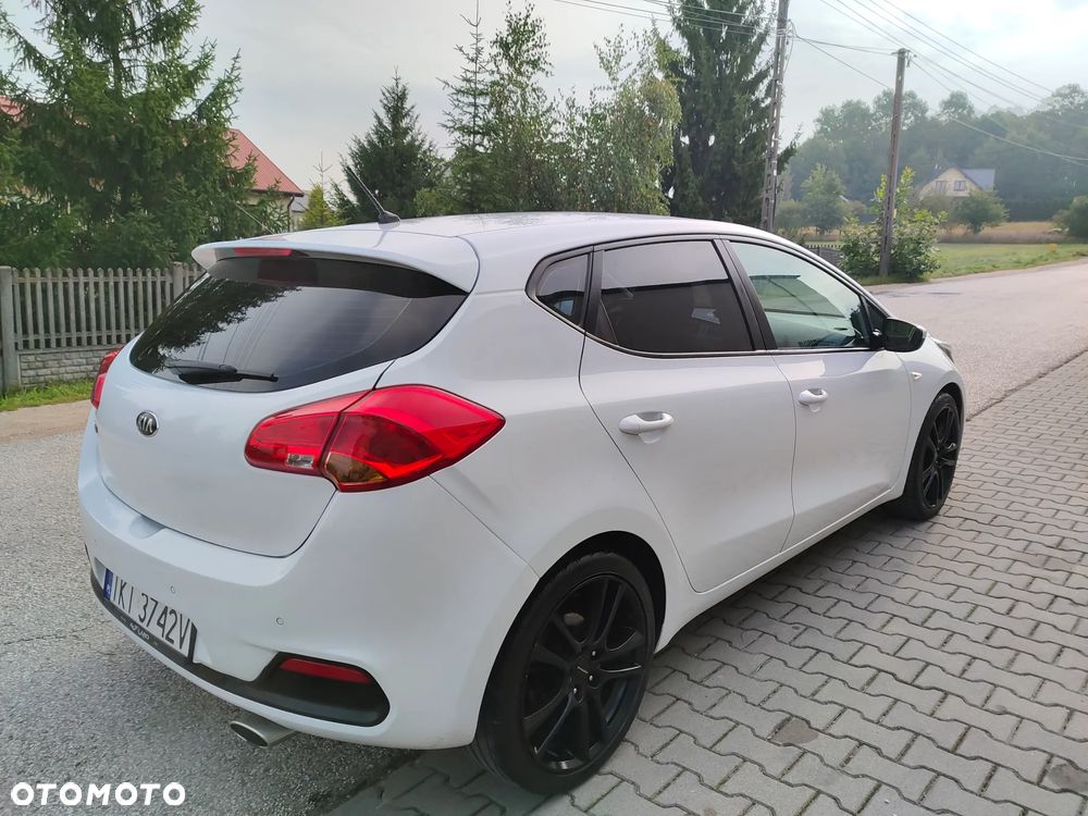 Kia Ceed - 8