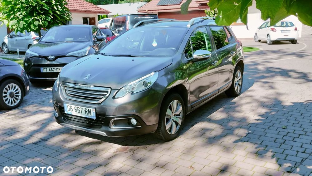 Peugeot 2008 1.2 Pure Tech Style - 24