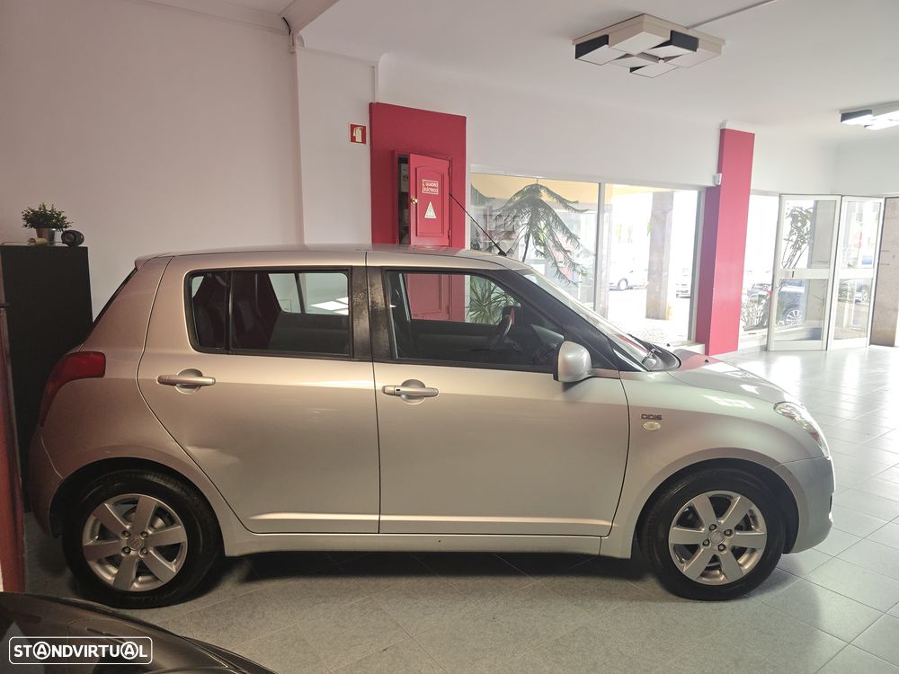 Suzuki Swift 1.3 DDiS GLX - 5