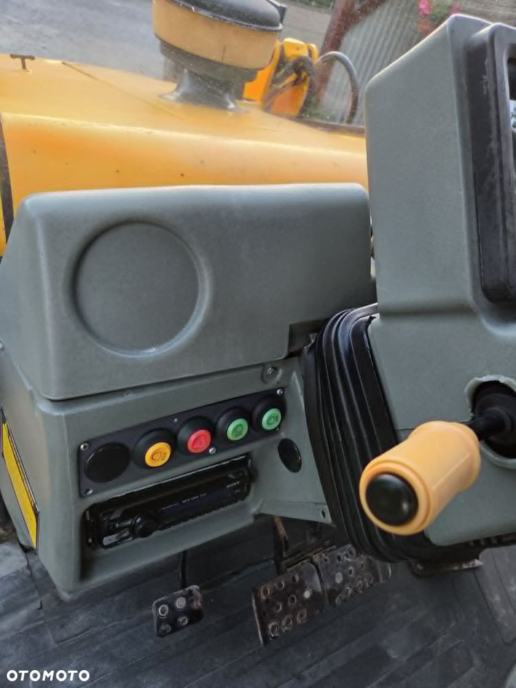 JCB 3CX - 18