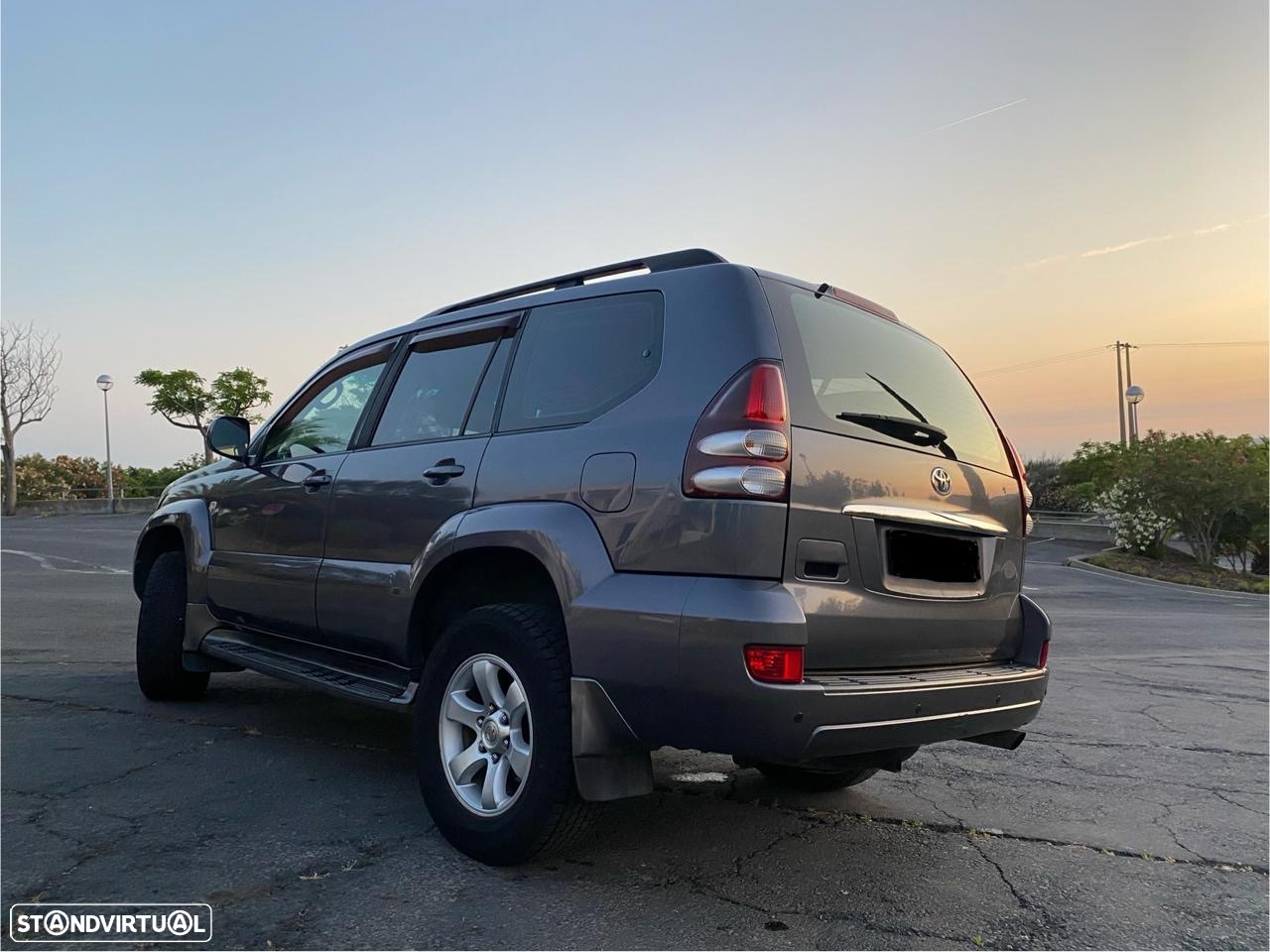Toyota Land Cruiser Prado - 26