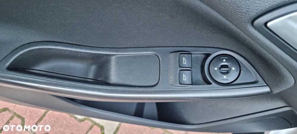 Ford Focus 1.6 Trend - 15