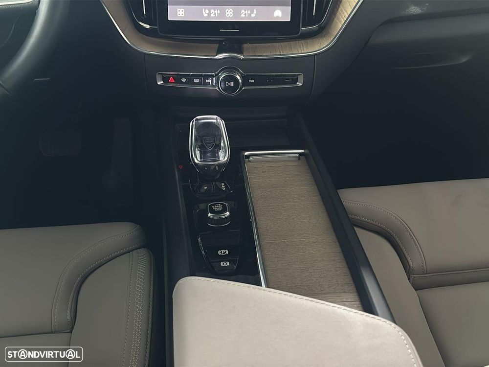 Volvo XC 60 2.0 T6 PHEV Plus Bright AWD - 20