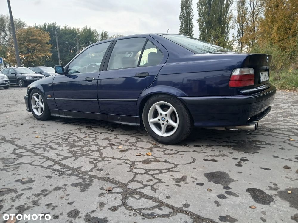 BMW Seria 3 316i - 17