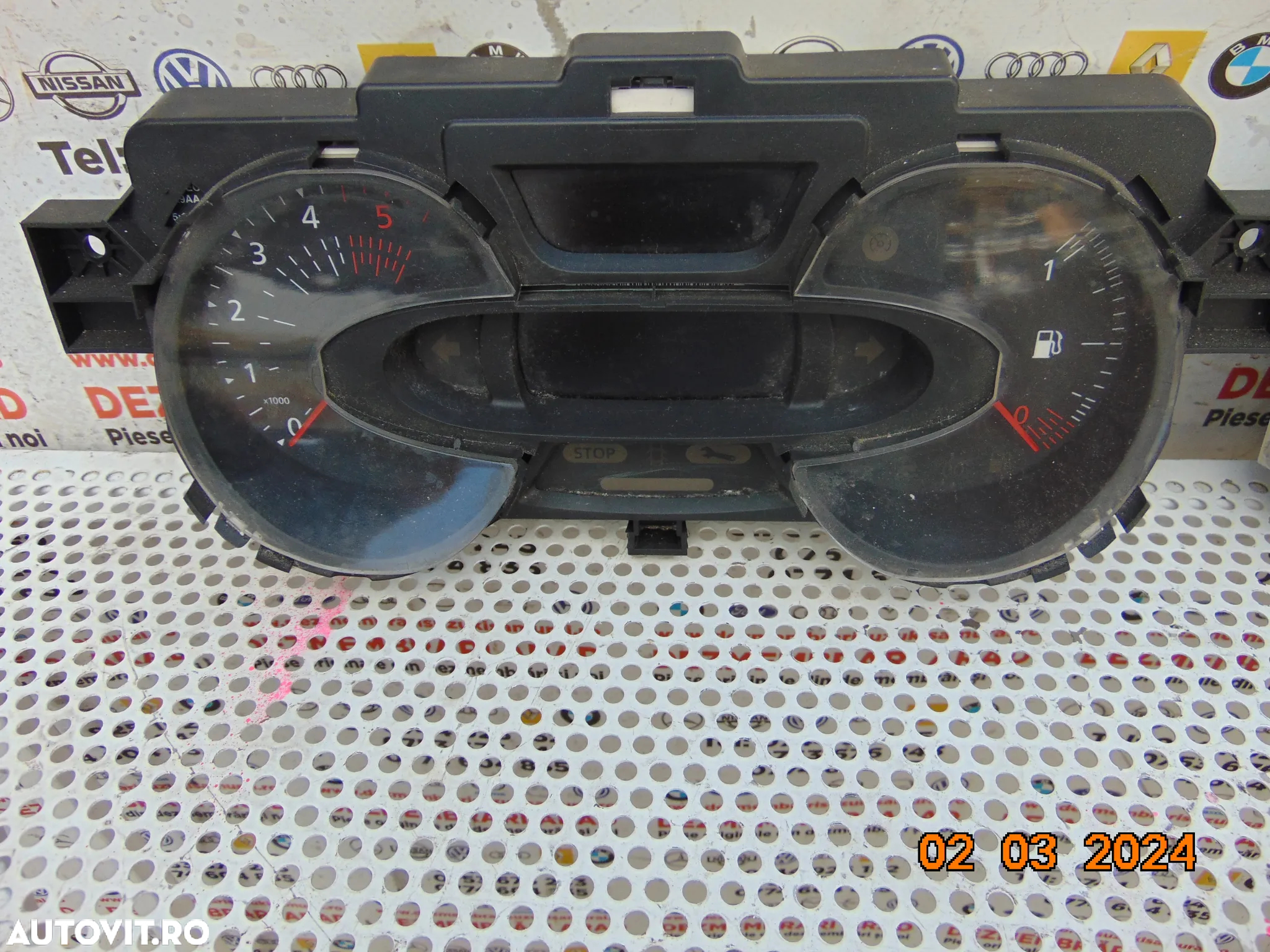 Ceasuri bord Renault Trafic 3 Opel Vivaro 2014-2022 instrumentar bord cod r / r - 3