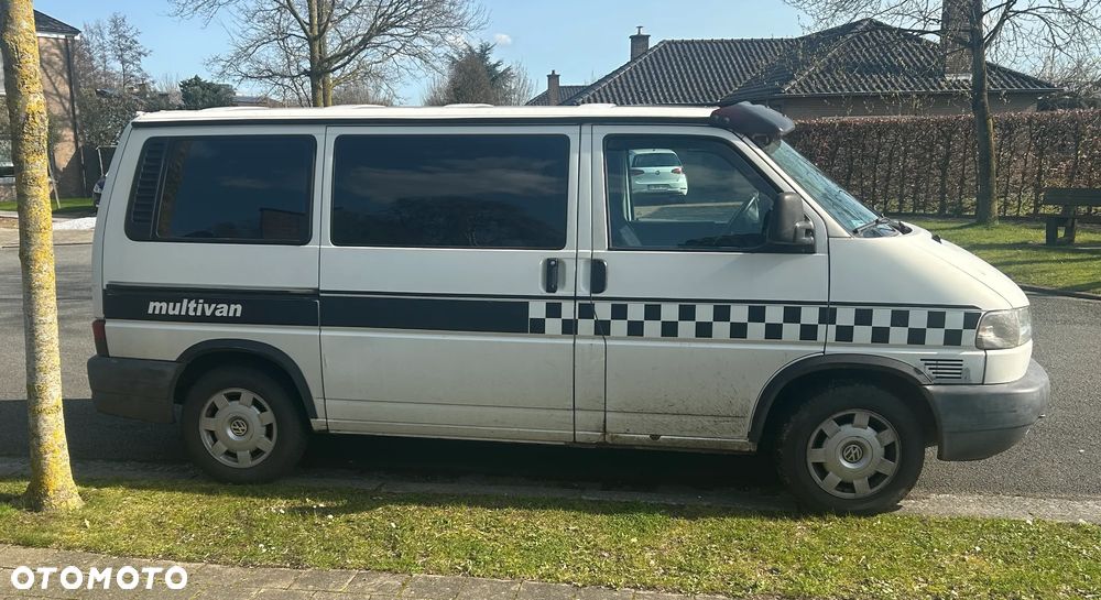 Volkswagen Multivan - 2