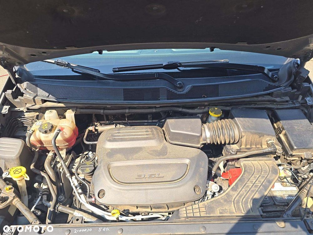 Chrysler Pacifica - 12