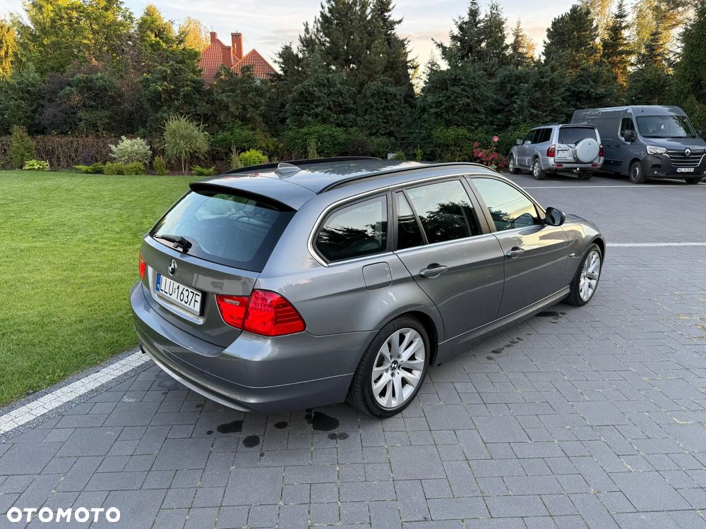 BMW Seria 3 320i - 9