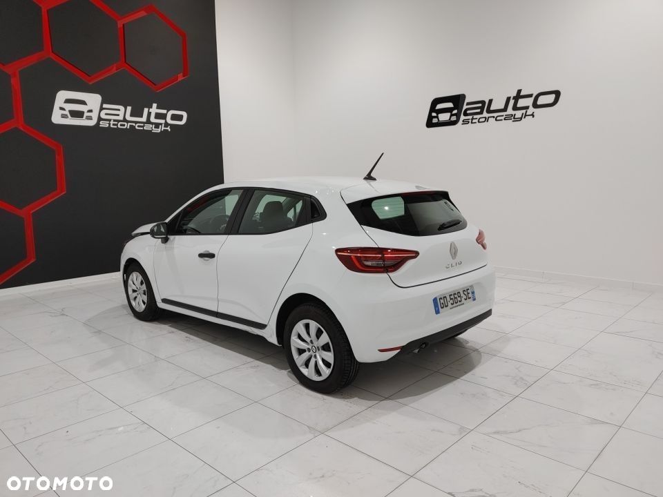 Renault Clio - 11