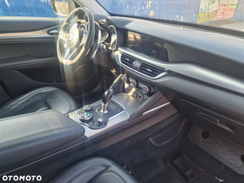 Alfa Romeo Stelvio 2.0 Turbo 16V AT8-Q4 Super - 6