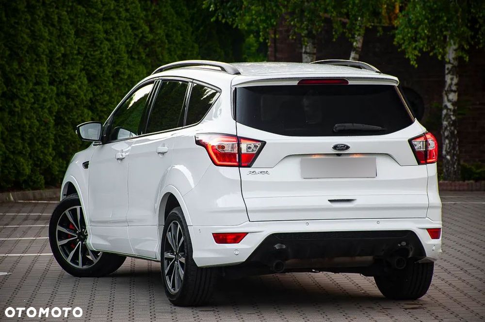 Ford Kuga 1.5 EcoBoost 2x4 ST-Line - 6