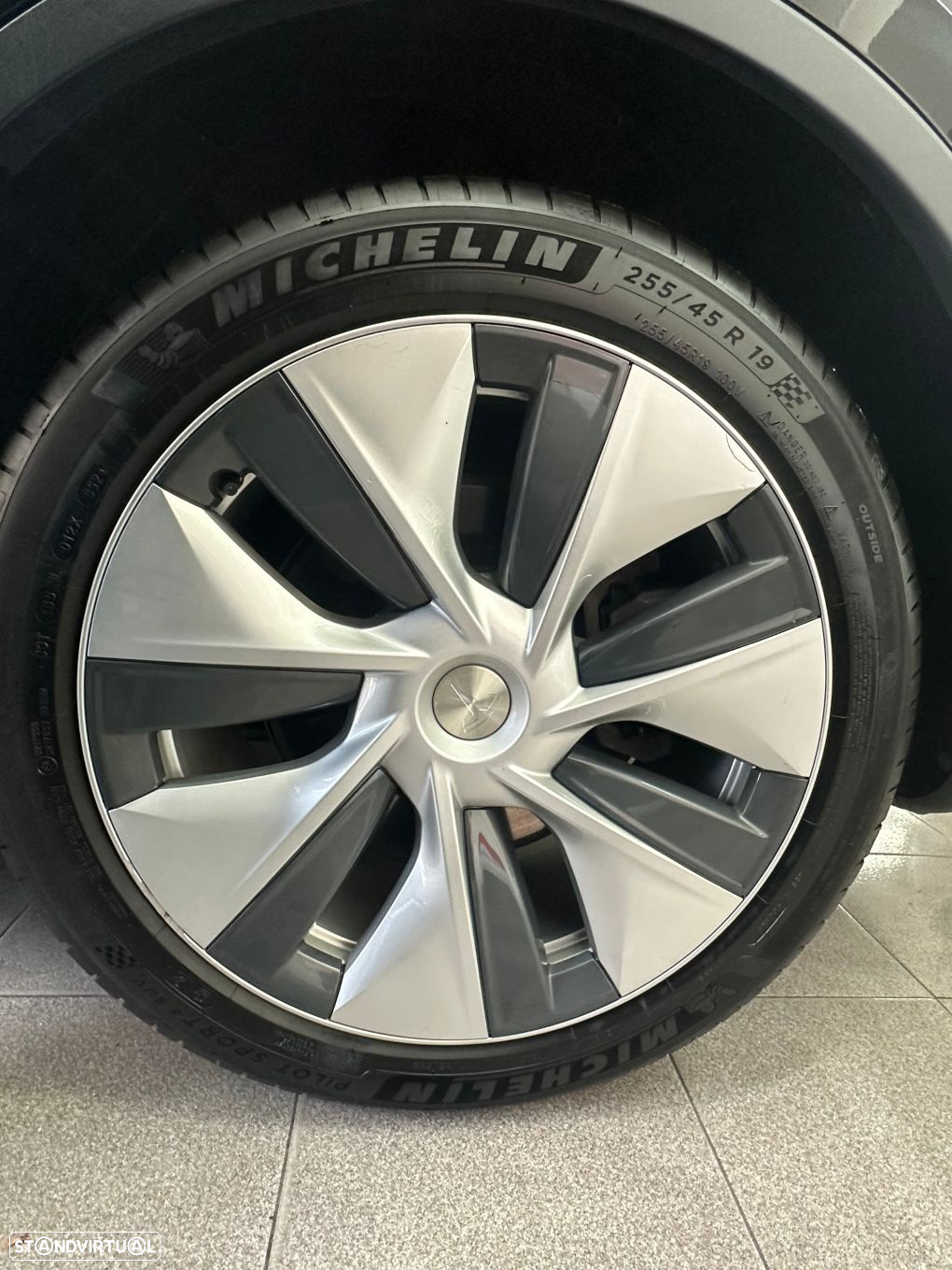 Tesla Model Y Long Range Tração Integral - 8