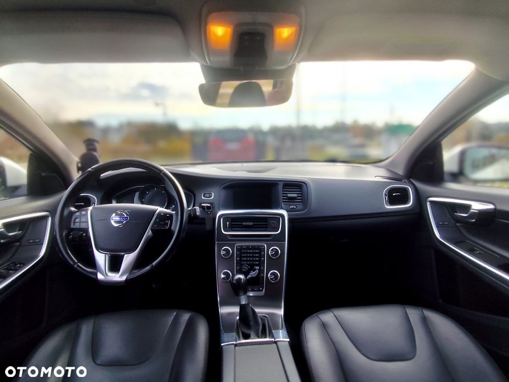 Volvo V60 D4 Momentum - 10