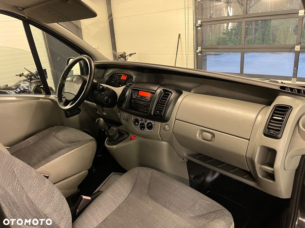 Renault Trafic - 18