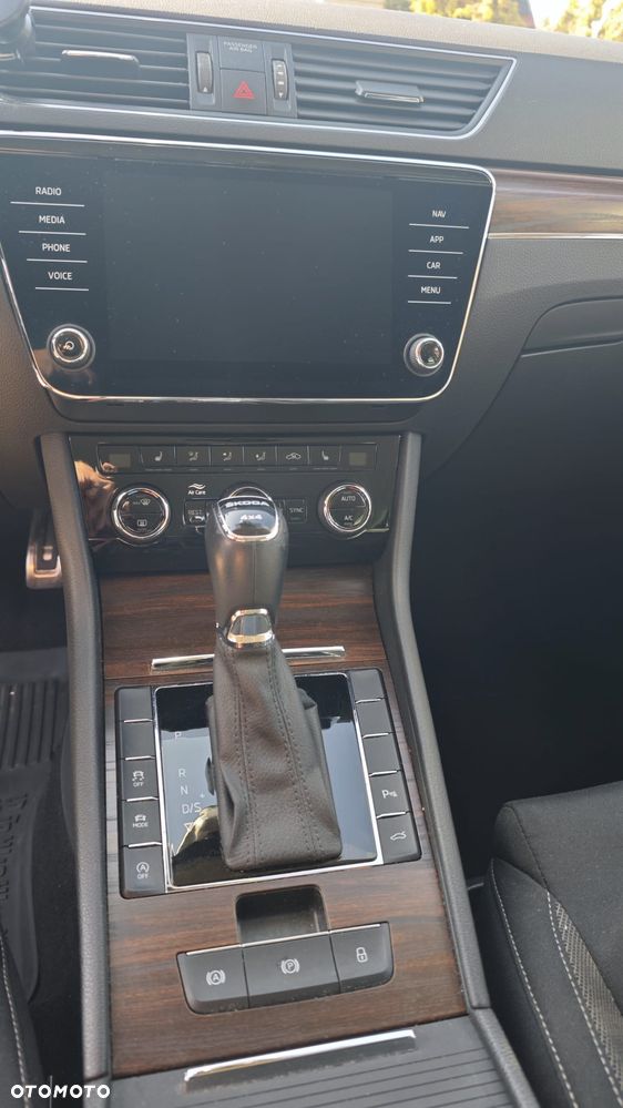 Skoda Superb 2.0 TDI SCR 4x4 Scout DSG - 8