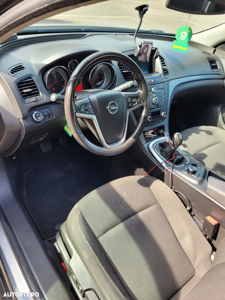Opel Insignia 2.0 CDTI - 9