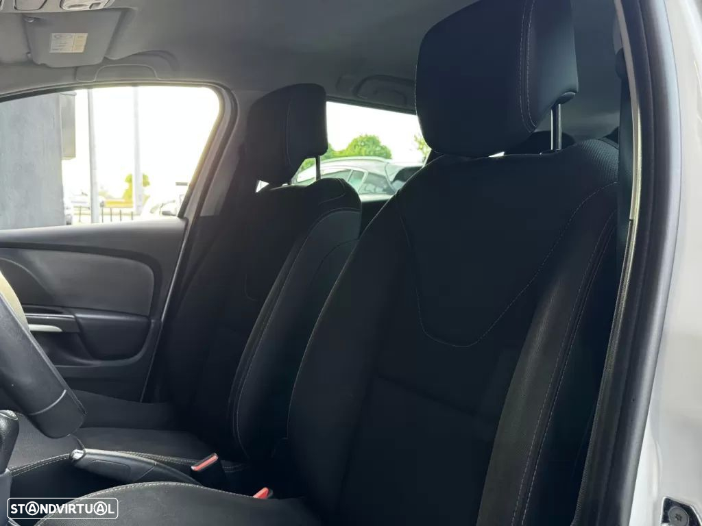 Renault Clio Sport Tourer 1.5 dCi Dynamique S - 20