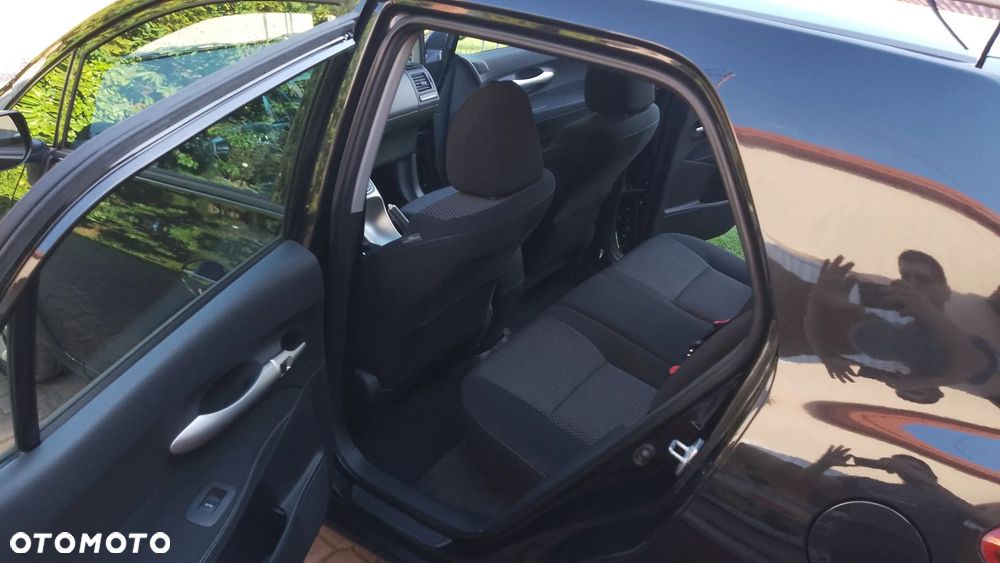Toyota Auris 1.6 Premium + - 13