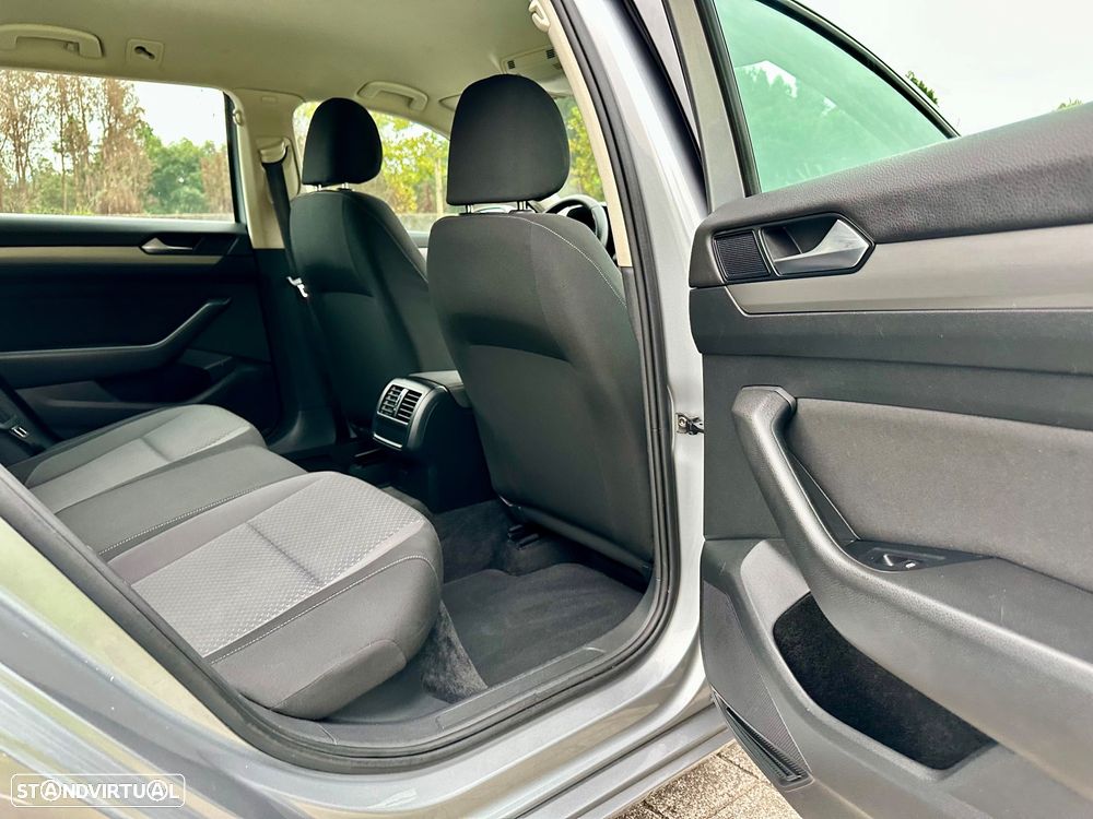 VW Passat Variant 1.6 TDI Confortline - 26