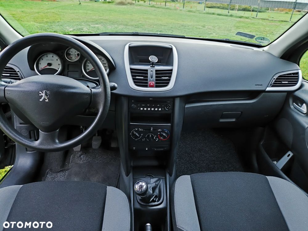 Peugeot 207 1.4 16V Trendy - 8