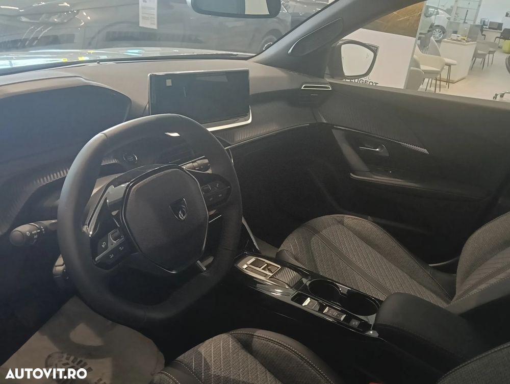 Peugeot 2008 1.2L e-DCS6 MHEV Allure - 6