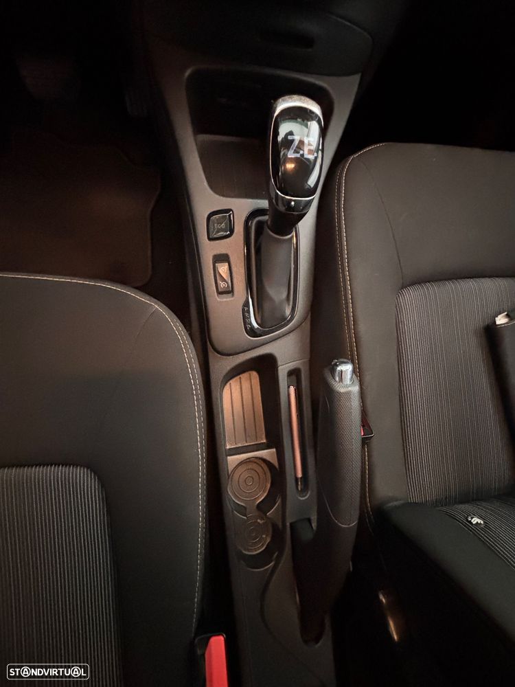 Renault Zoe (c/ Bateria) Limited 40 - 27