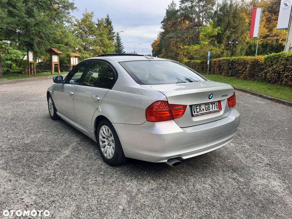 BMW Seria 3 320i Edition Exclusive - 16