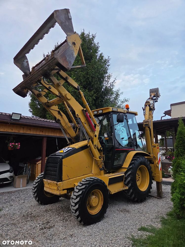 Caterpillar CAT 432D - 8